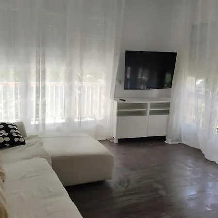 Isabel Vng * Vilanova i la Geltru